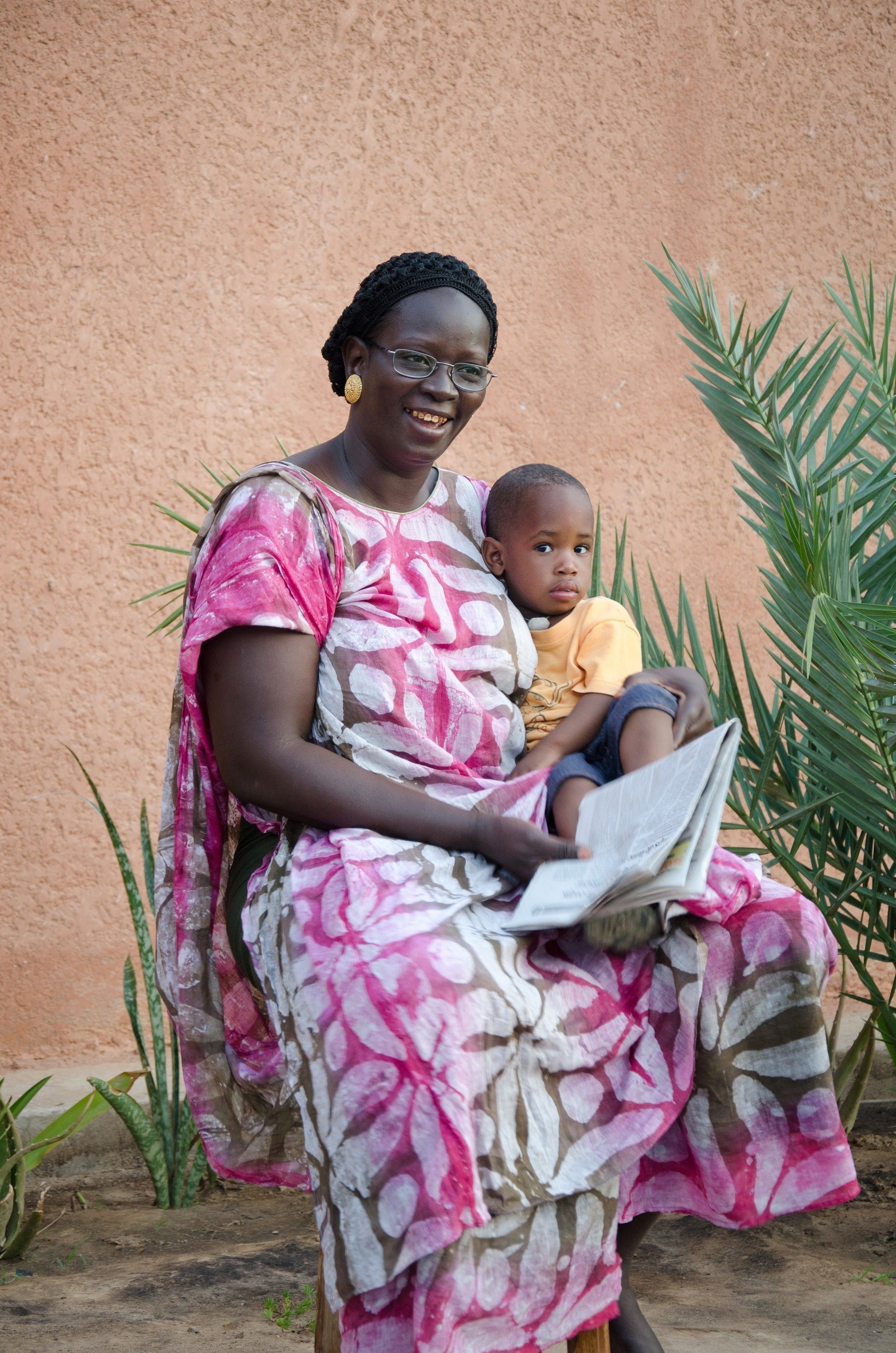 Les mamans SOS veillent au développement et à l'épanouissement des filles et garçons qui vivent dans les villages d'enfants SOS.