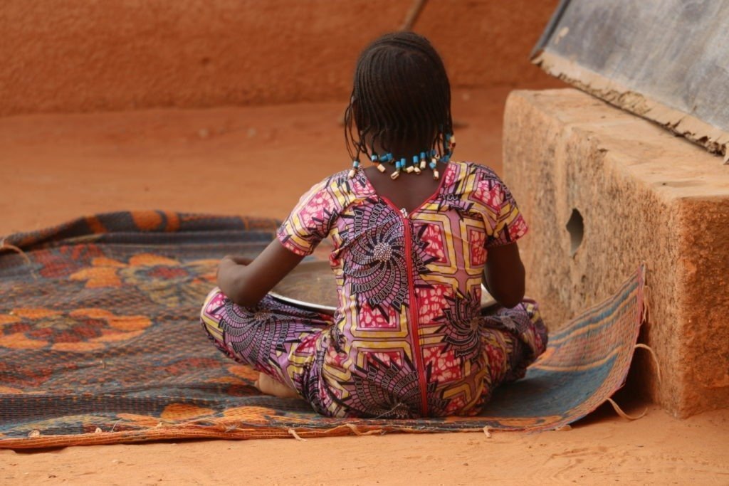 Genitalverstuemmelung bei Mädchen in Afrika
