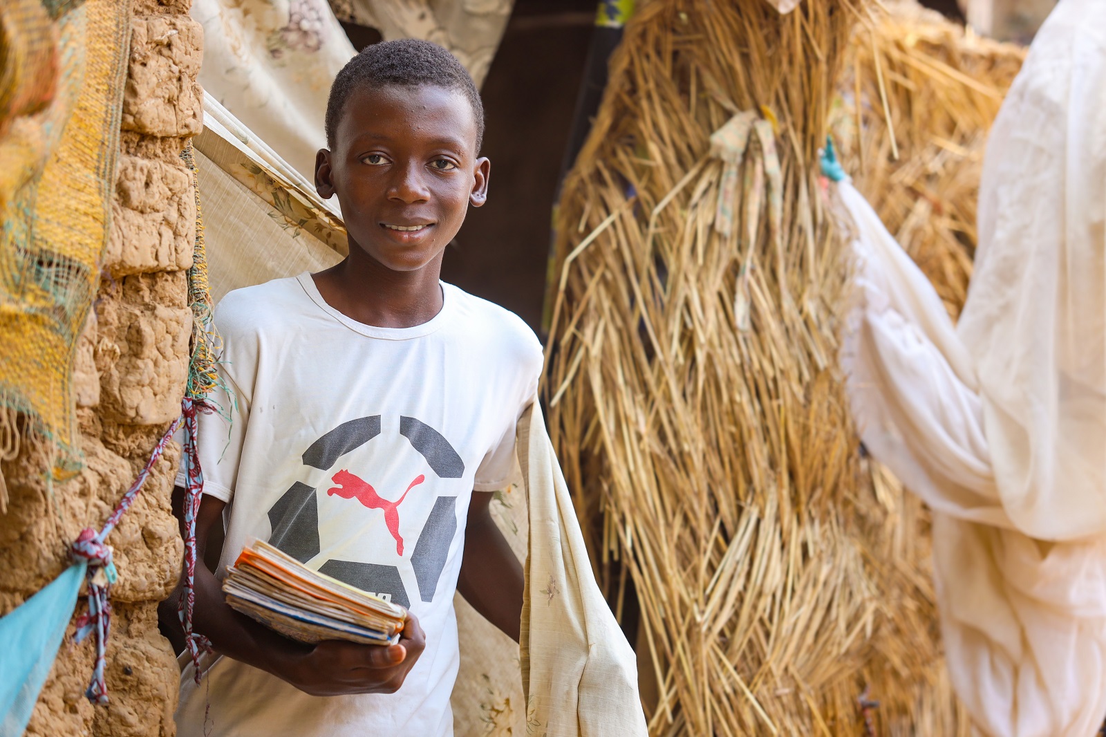 Aziz ist erleichtert und dankbar, wieder in die Schule gehen zu können. © Abdoul-Rafik Gaïssa Chaïbou 