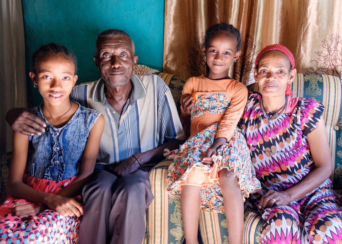 Eine Familie aus der Familienstärkung im äthiopischen Jimma (c) Jakob Fuhr